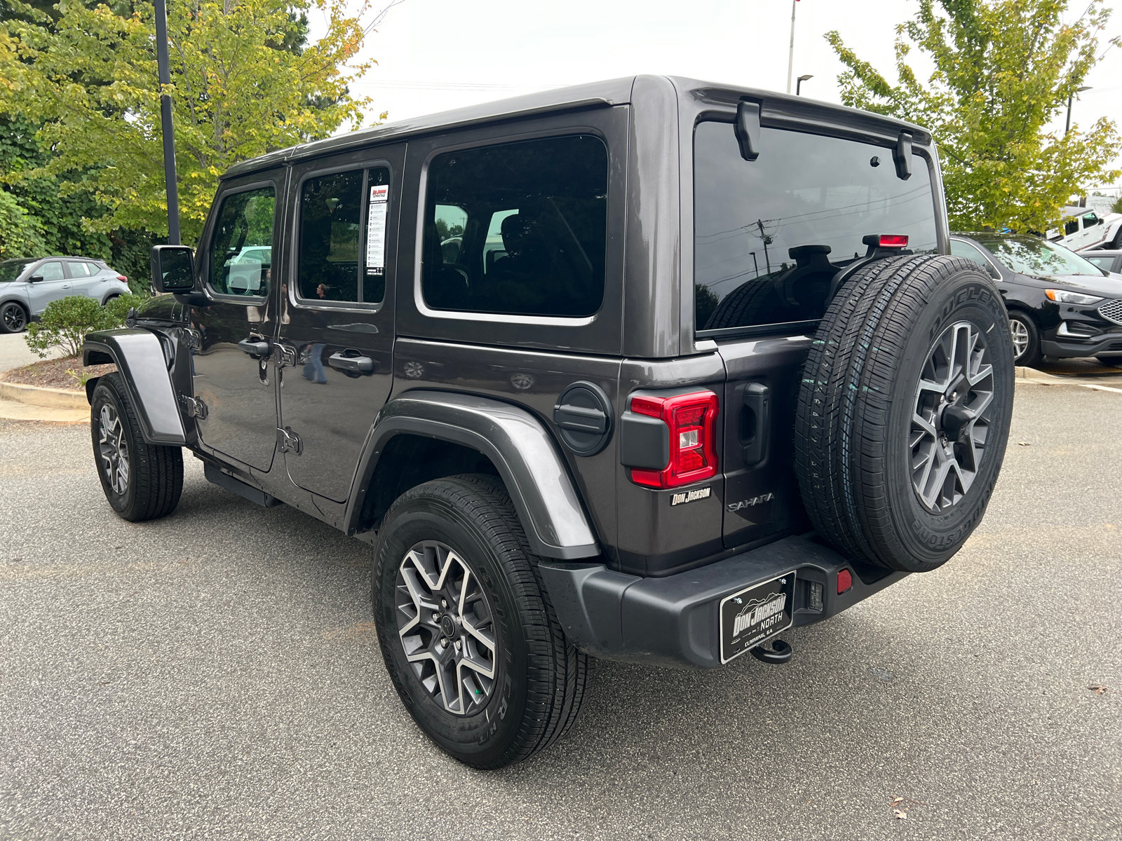 Used 2026 Jeep Wrangler Unlimited Sahara AWD/4WD image 10