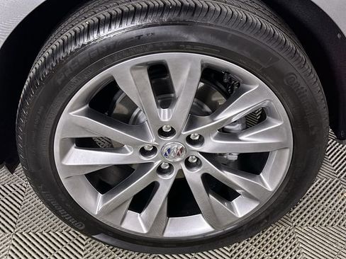 Used 2023 Buick Envision Avenir image 34