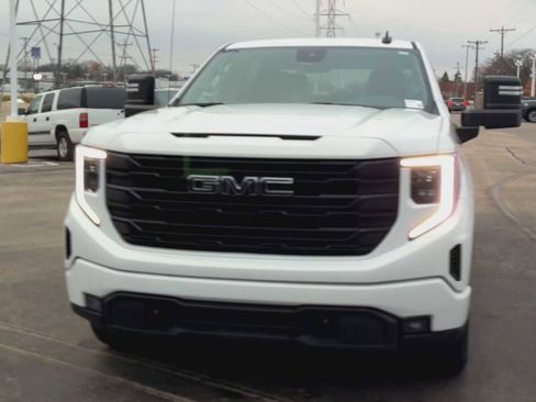 Used 2023 GMC Sierra 1500 Elevation w/ LPO, Elevation Black Package image 7