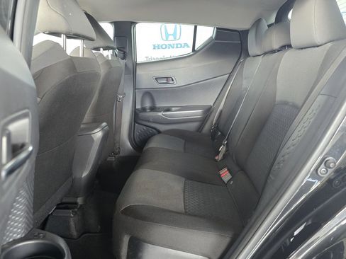 Used 2022 Toyota C-HR XLE image 11