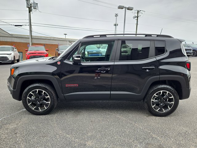 Used 2023 Jeep Renegade Trailhawk AWD/4WD image 52