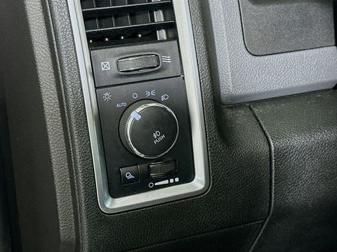 Used 2019 RAM 1500 Big Horn RWD image 16