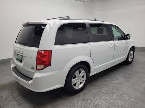 Used 2018 Dodge Grand Caravan SXT image 10