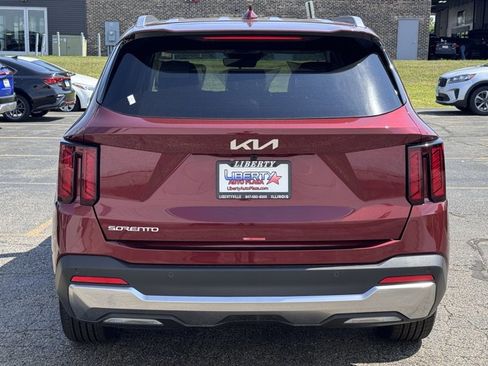 New 2025 Kia Sorento S image 28