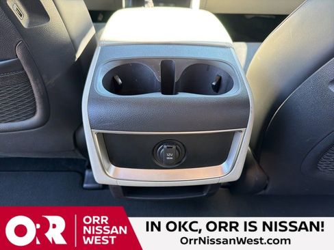 Used 2024 Kia Carnival LX image 17