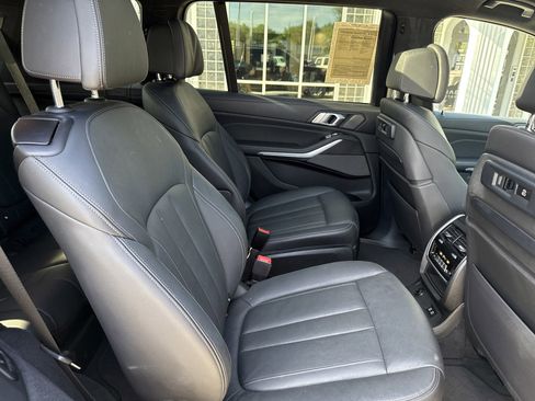 Used 2021 BMW X7 xDrive40i w/ M Sport Package AWD/4WD image 35
