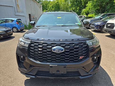 Used 2025 Ford Explorer ST AWD/4WD image 2