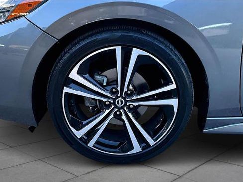 Certified 2022 Nissan Sentra SR image 10