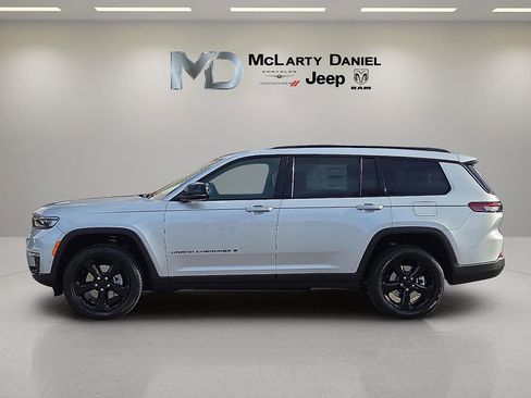 New 2025 Jeep Grand Cherokee L Limited w/ Luxury Tech Group II image 3