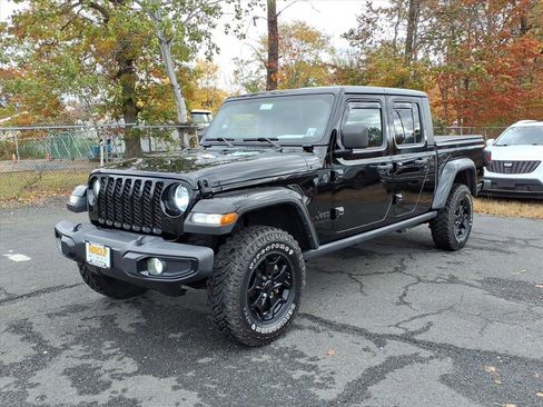Used 2022 Jeep Gladiator Willys image 3