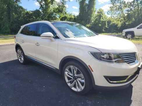 Used 2016 Lincoln MKX Reserve w/ Climate Package AWD/4WD image 4