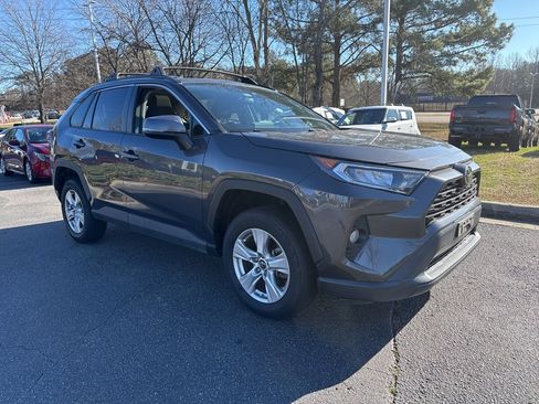 Used 2019 Toyota RAV4 XLE image 8