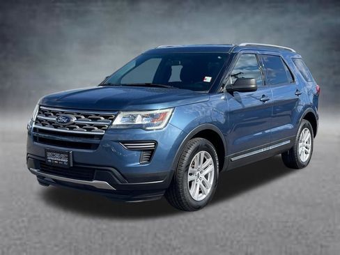 Used 2018 Ford Explorer XLT w/ Class II Trailer Tow Package image 25