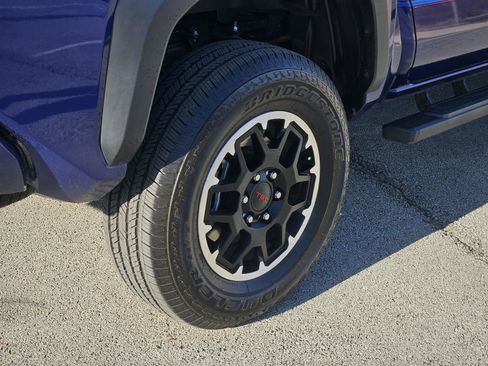 Used 2025 Toyota Tacoma TRD Off-Road w/ TRD Off Road Upgrade Package image 10