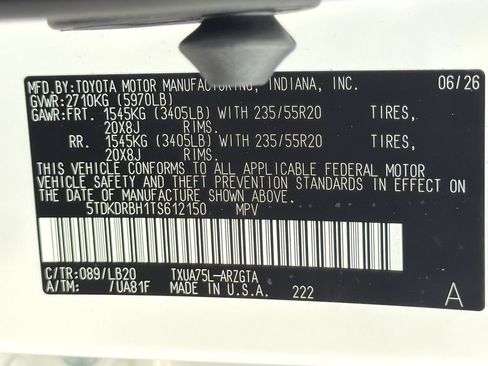 New 2026 Toyota Highlander AWD image 38