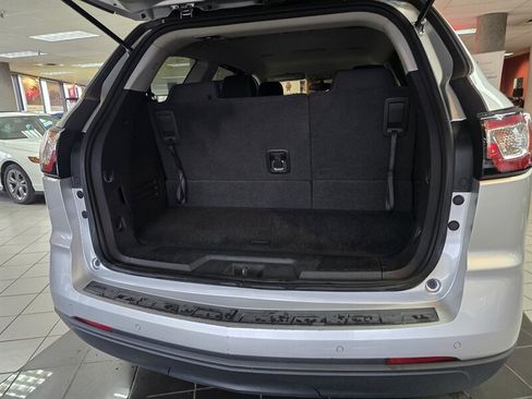 Used 2015 Chevrolet Traverse LT w/ Style and Technology Package FWD image 35