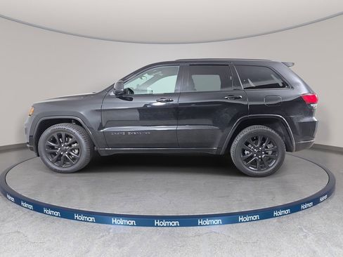 Used 2021 Jeep Grand Cherokee Laredo X image 9