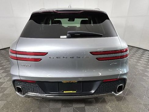 Used 2025 Genesis GV70 2.5T AWD/4WD image 4