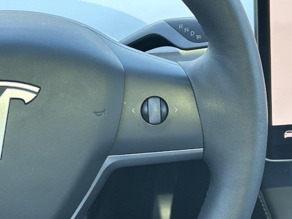 Used 2023 Tesla Model Y AWD image 20