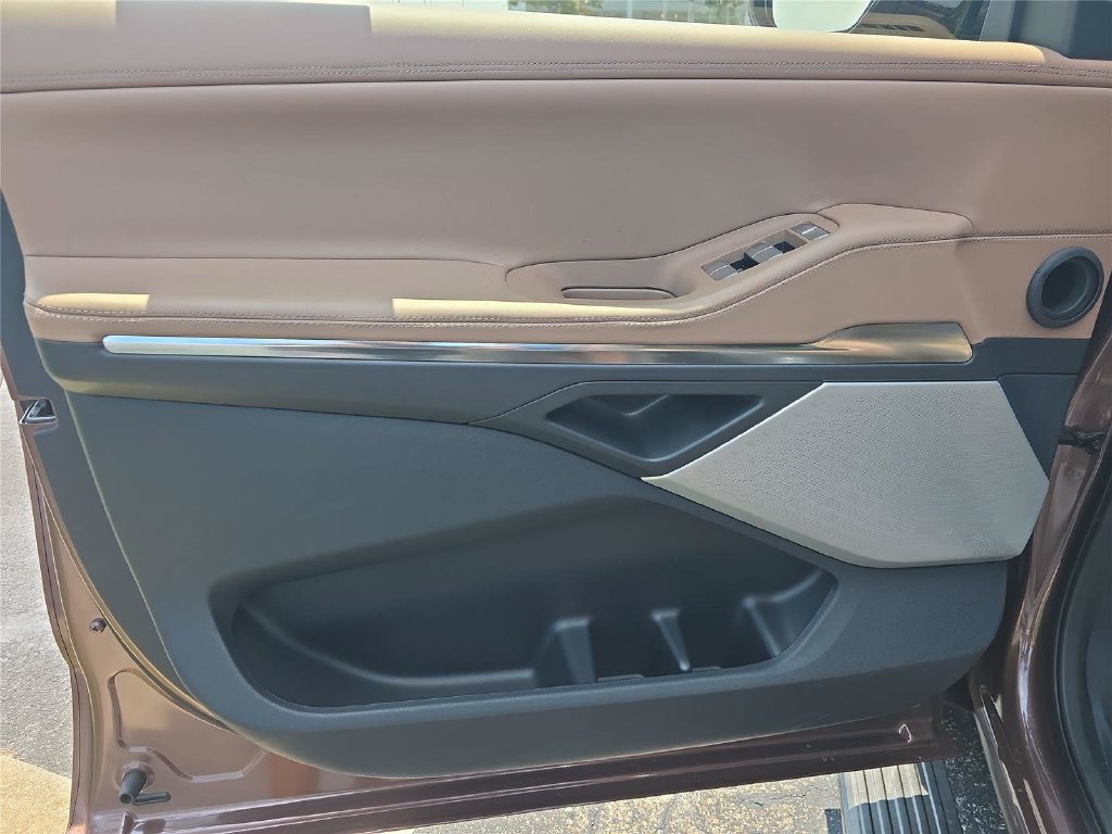 New 2027 Lincoln Navigator Black Label RWD image 14