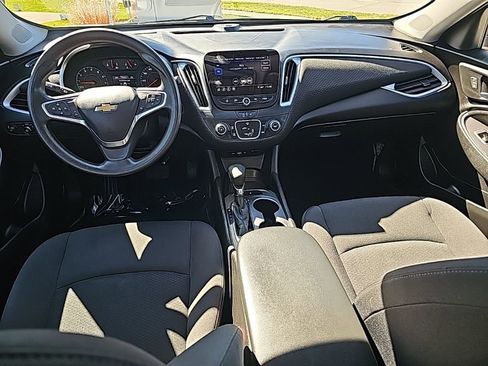 Used 2023 Chevrolet Malibu LS image 3