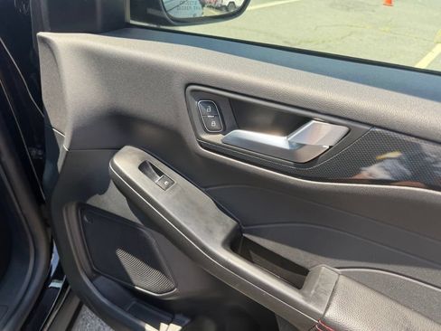 Used 2025 Ford Escape ST-Line FWD image 29