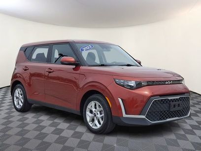 Used 2023 Kia Soul LX w/ Option Group 015
