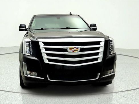 Used 2020 Cadillac Escalade 2WD image 2