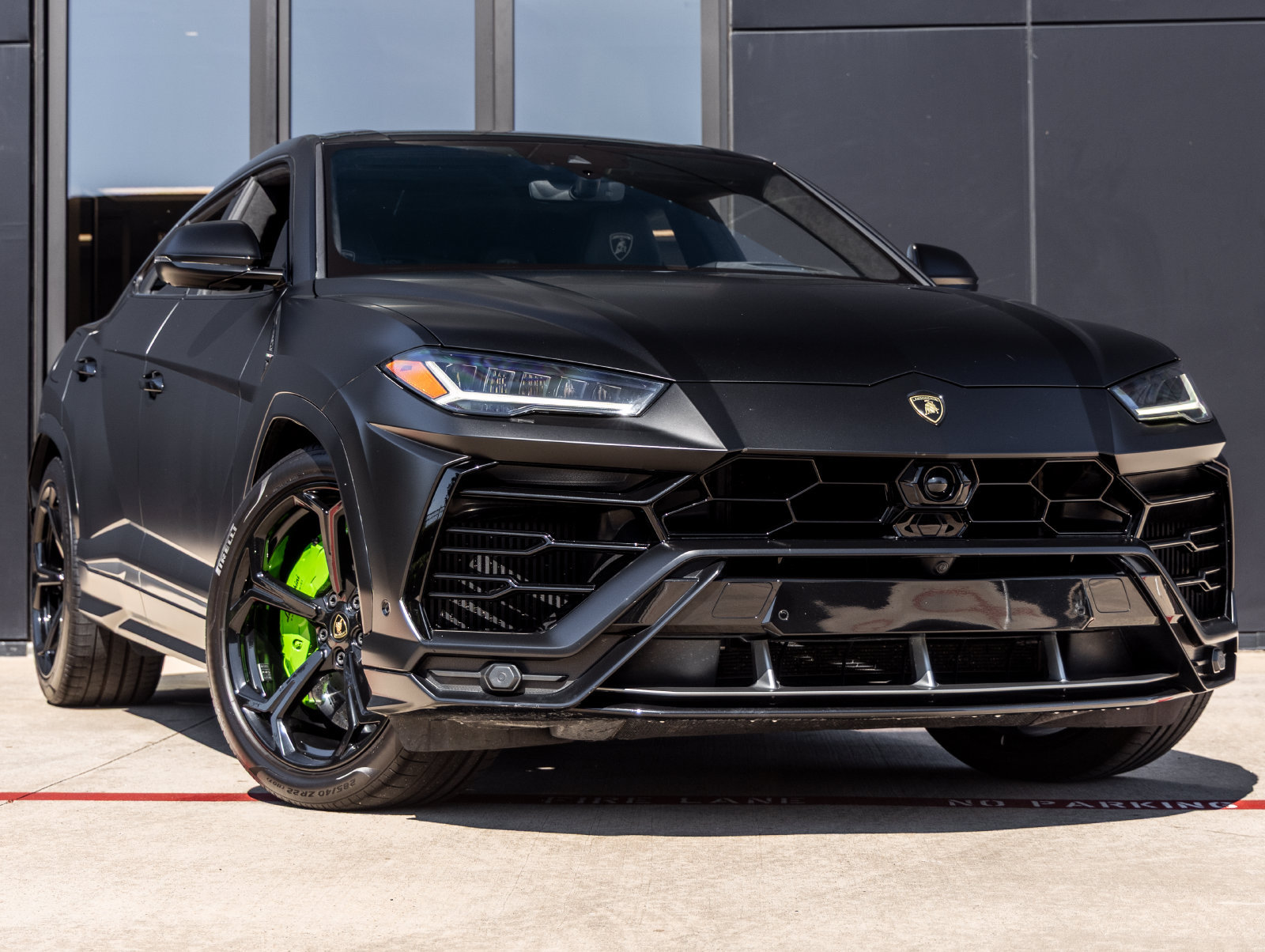 Used 2021 Lamborghini Urus AWD/4WD image 2