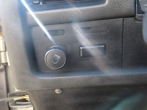 Used 1987 BMW 325i Convertible image 34