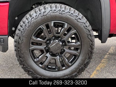 Certified 2023 GMC Sierra 2500 AT4 w/ AT4 Preferred Package AWD/4WD image 8