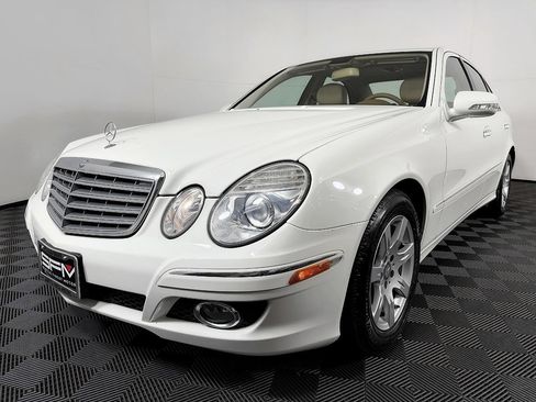 Used 2008 Mercedes-Benz E 320 BlueTEC Sedan image 3