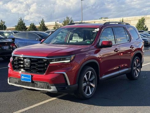 New 2025 Honda Pilot Touring image 4