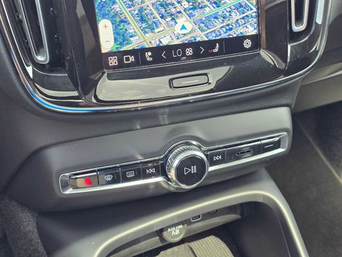 Certified 2024 Volvo XC40 B5 Plus image 27