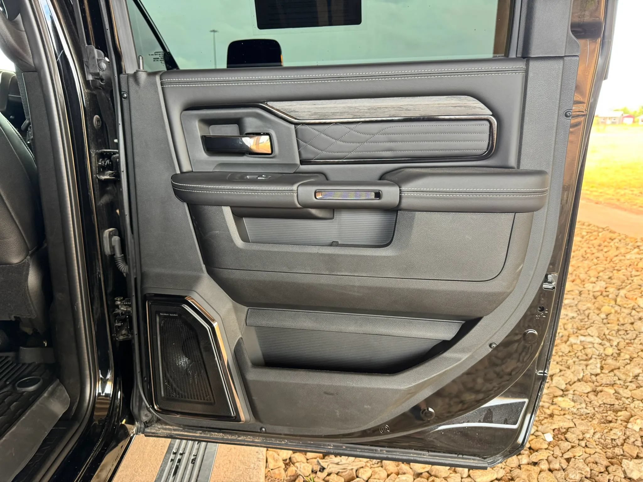 Used 2026 RAM 3500 Limited AWD/4WD image 25