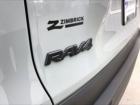 Used 2020 Toyota RAV4 XLE w/ Convenience Package image 9