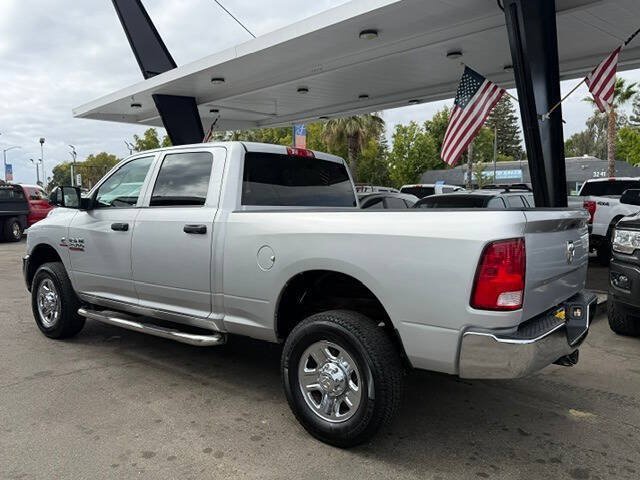 Used 2015 RAM 2500 Tradesman w/ Chrome Appearance Group AWD/4WD image 3
