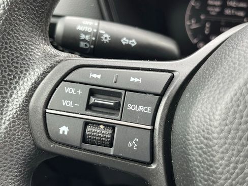 Used 2023 Honda CR-V LX image 4