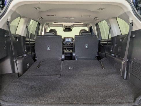 Used 2022 Toyota Highlander XLE image 27