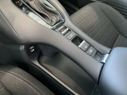 New 2026 Honda HR-V LX image 11