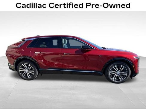 Certified 2024 Cadillac Lyriq Luxury AWD/4WD image 2