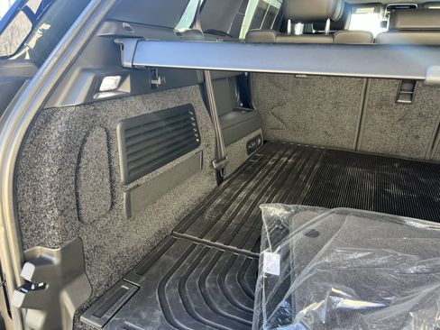 Certified 2025 Land Rover Range Rover Long Wheelbase SE image 37