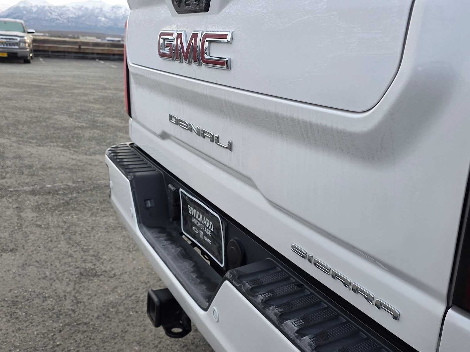 Certified 2025 GMC Sierra 2500 Denali w/ Denali Reserve Package AWD/4WD image 14