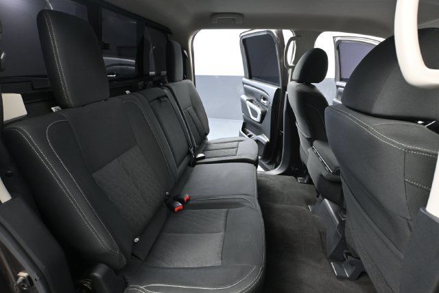 Used 2018 Nissan Titan SV AWD/4WD image 31