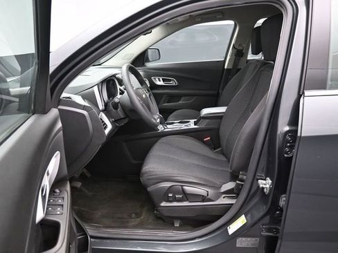 Used 2017 Chevrolet Equinox LS image 9