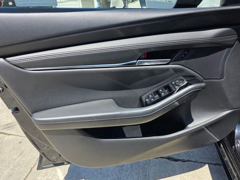 Certified 2025 MAZDA MAZDA3 s FWD image 8