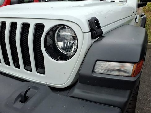 Used 2023 Jeep Wrangler Unlimited Sport AWD/4WD image 3