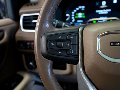 Used 2023 GMC Yukon Denali AWD/4WD image 39