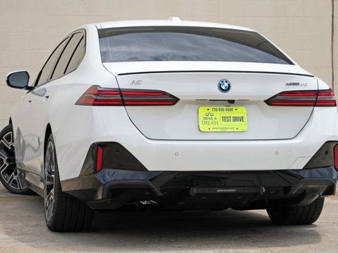 Used 2025 BMW i5 eDrive40i w/ M Sport Package RWD image 6