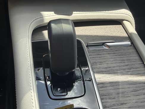 Certified 2023 Volvo XC90 B6 Plus w/ Protection Package AWD/4WD image 24